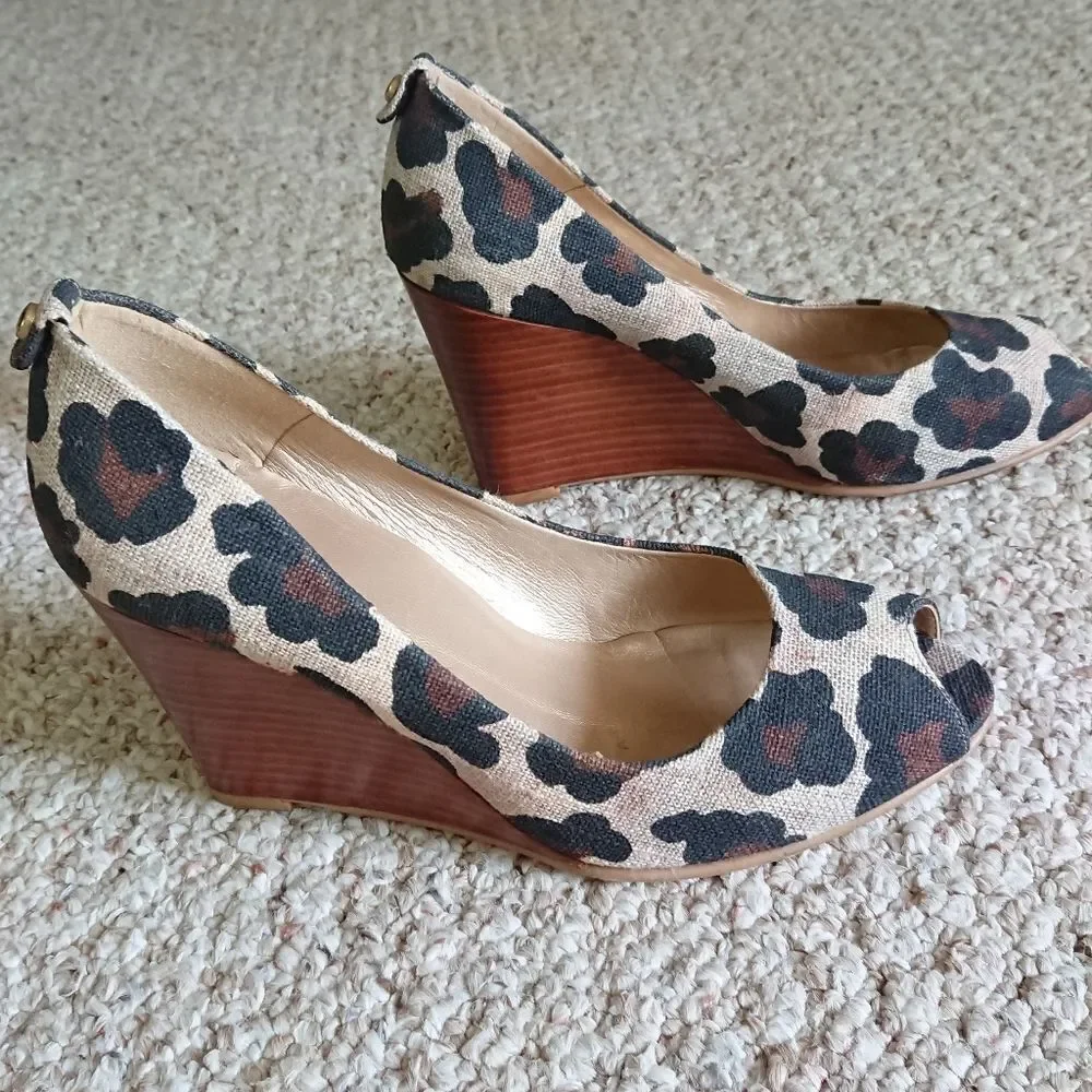 Stuart Weitzman fabric Leopard flowers Print Peep Toe wedges Size 10M